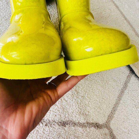 UGG Women’s Clear Mini Boot Neon Yellow Waterproof Rain Booties Sz 7 - Picture 3 of 7